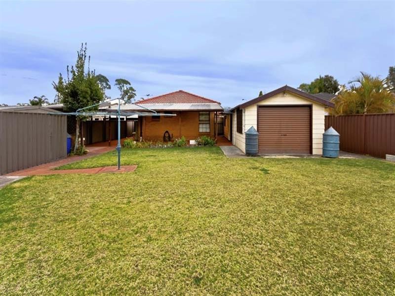 14 Dandenong Close, Bossley Park NSW 2176