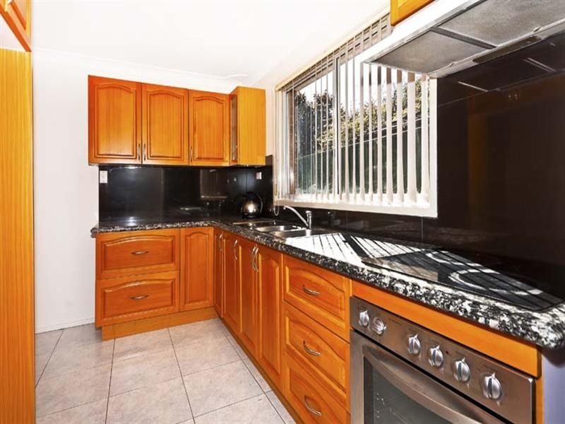 15 Wallaby Close, Bossley Park NSW 2176