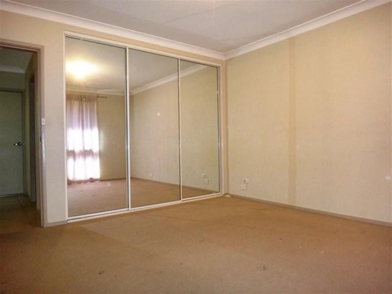 1 Maugham Crescent, Wetherill Park NSW 2164