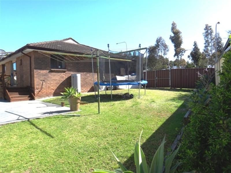 1 Maugham Crescent, Wetherill Park NSW 2164