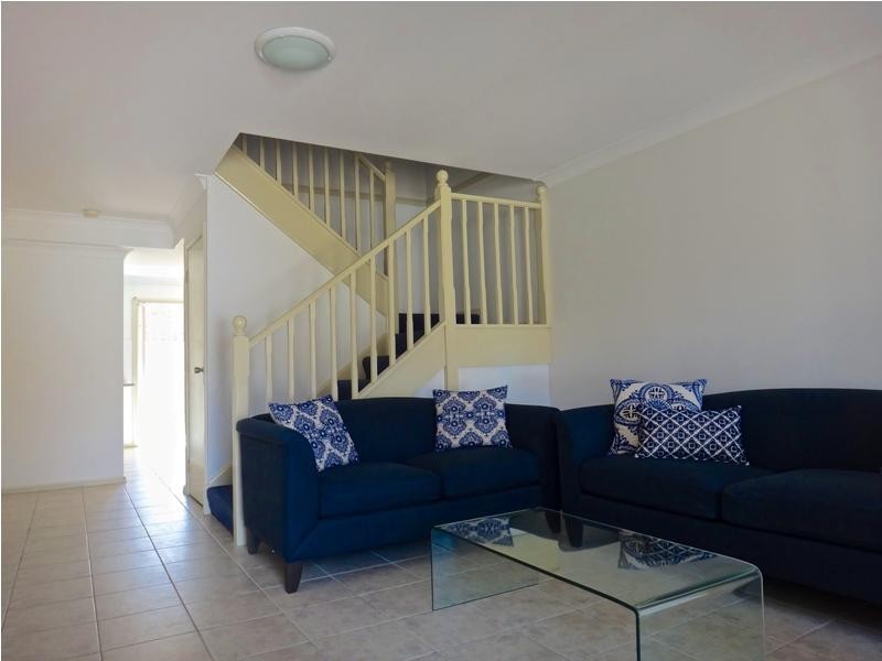2/59-61 Devenish Street, Greenfield Park NSW 2176