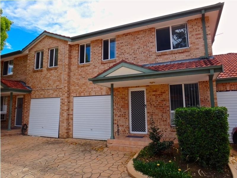2/59-61 Devenish Street, Greenfield Park NSW 2176