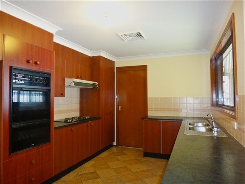 42 Castlereagh Street, Bossley Park NSW 2176