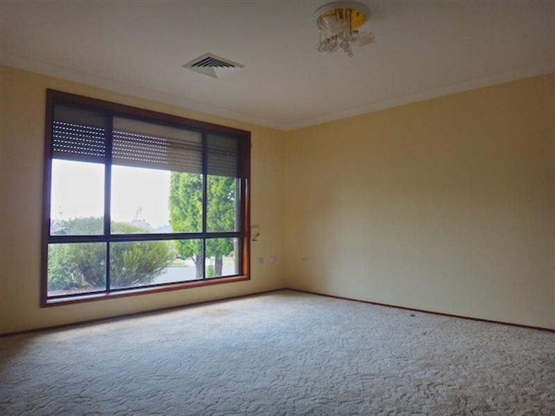 42 Castlereagh Street, Bossley Park NSW 2176