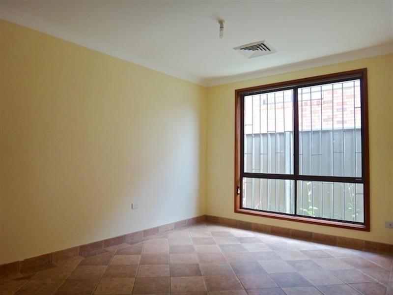 42 Castlereagh Street, Bossley Park NSW 2176