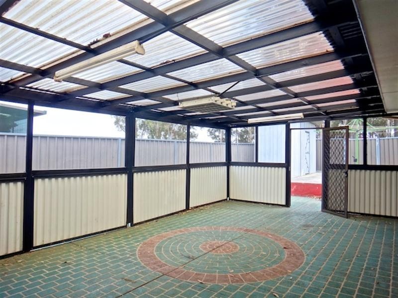 42 Castlereagh Street, Bossley Park NSW 2176