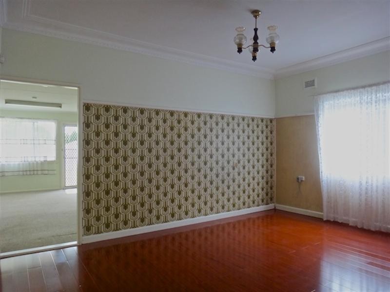 10 Adam Street, Fairfield NSW 2165