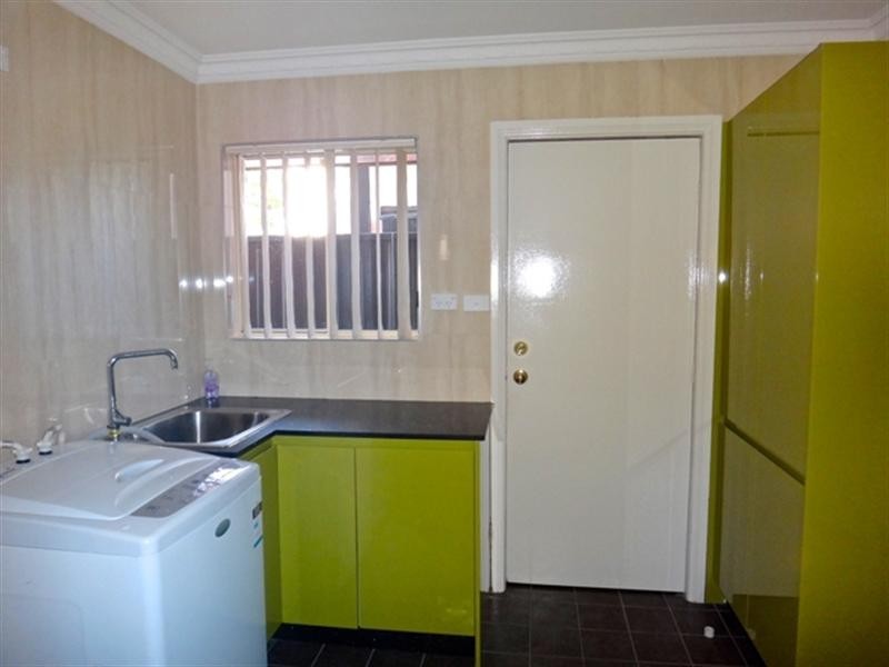 8 Hurkett Place, Bossley Park NSW 2176