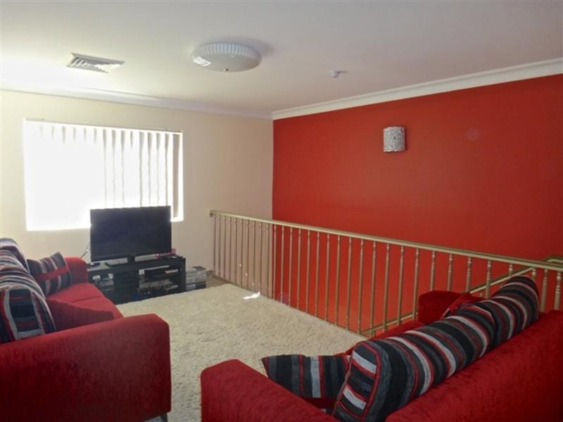 8 Hurkett Place, Bossley Park NSW 2176