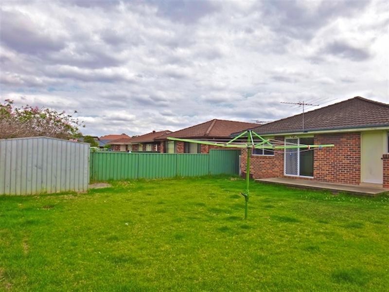 14 Macedon Street, Bossley Park NSW 2176