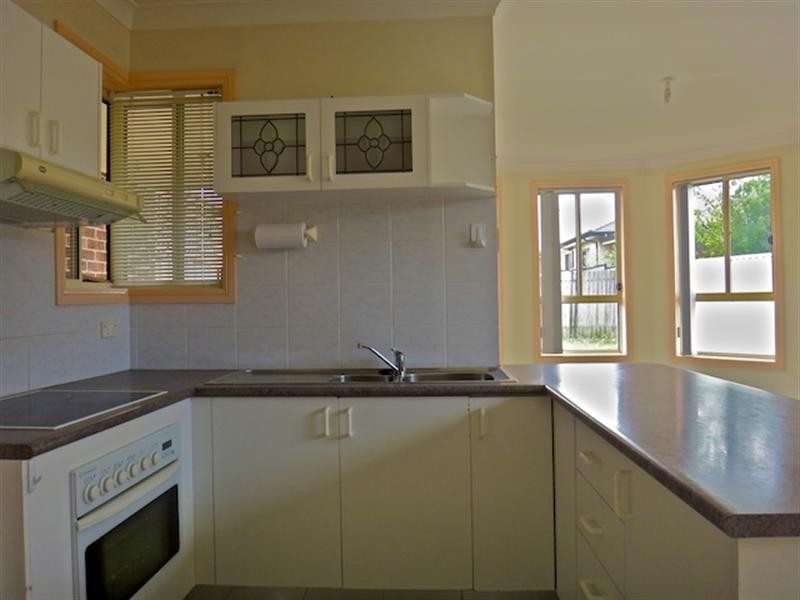 2/9 Carlyle Street, Bossley Park NSW 2176