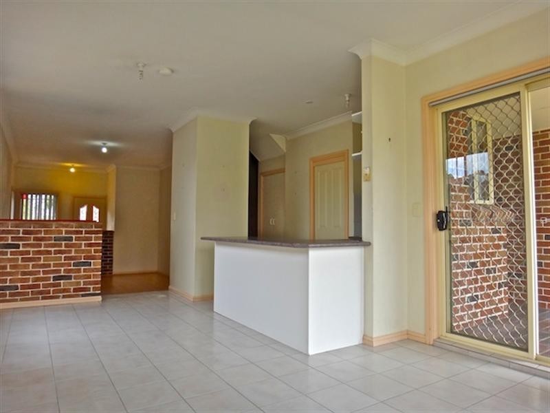 2/9 Carlyle Street, Bossley Park NSW 2176