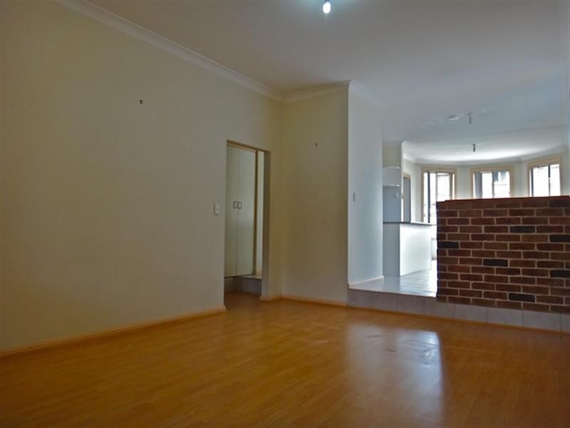 2/9 Carlyle Street, Bossley Park NSW 2176