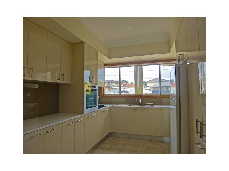 37 Hinkler Street, Smithfield NSW 2164