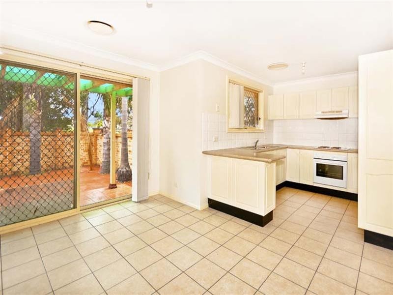 1/10-11 Devonport Street, Wakeley NSW 2176