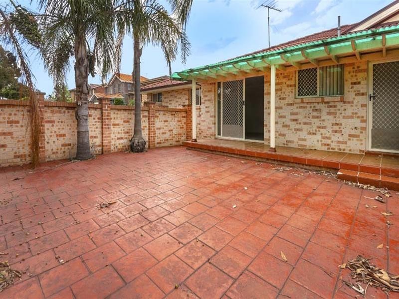 1/10-11 Devonport Street, Wakeley NSW 2176