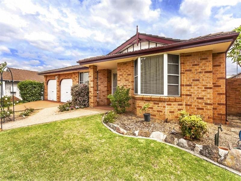 2 Seppelt Place, Edensor Park NSW 2176
