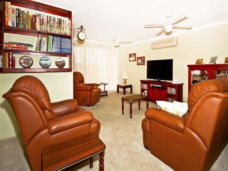 2 Seppelt Place, Edensor Park NSW 2176