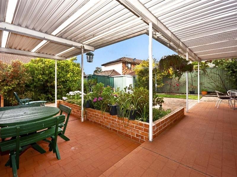 2 Seppelt Place, Edensor Park NSW 2176