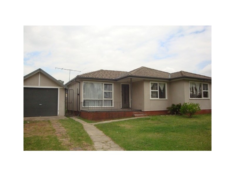 8 Rhondda Street, Smithfield NSW 2164
