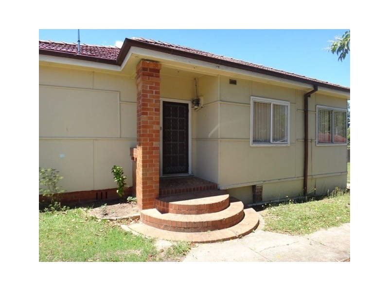 33 Camden Street, Fairfield Heights NSW 2165