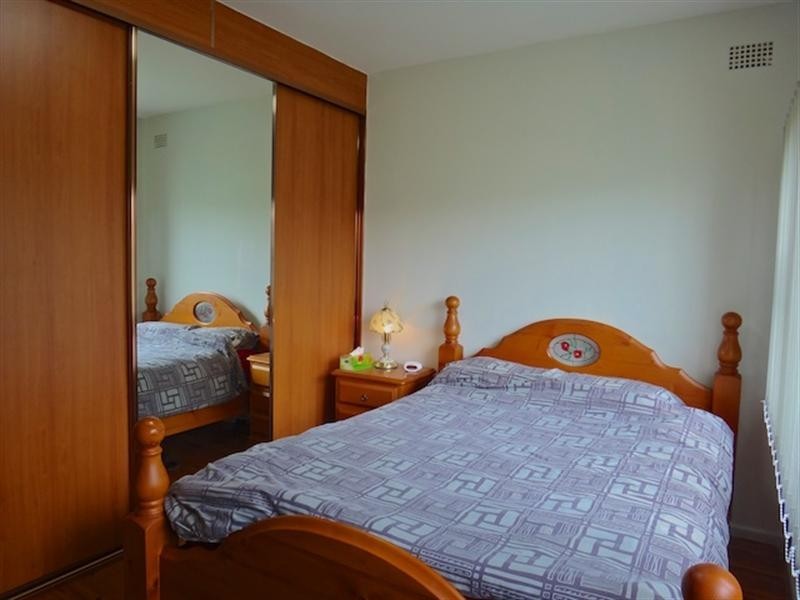 8 Benelong Avenue, Smithfield NSW 2164