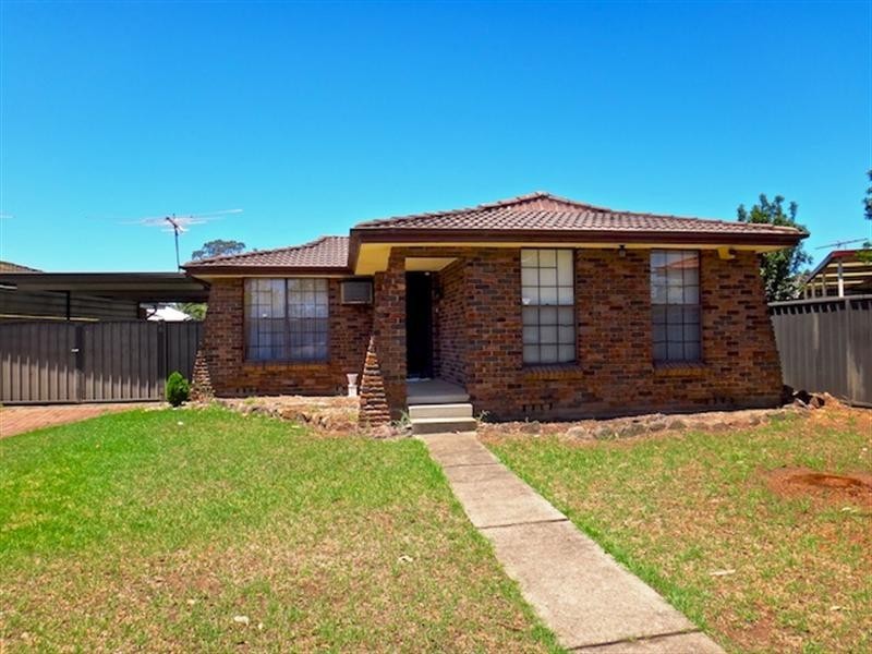 7 Dickens Road, Wetherill Park NSW 2164