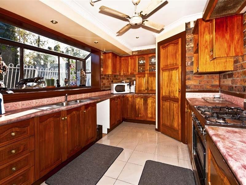 4 Arrawatta Close, Edensor Park NSW 2176