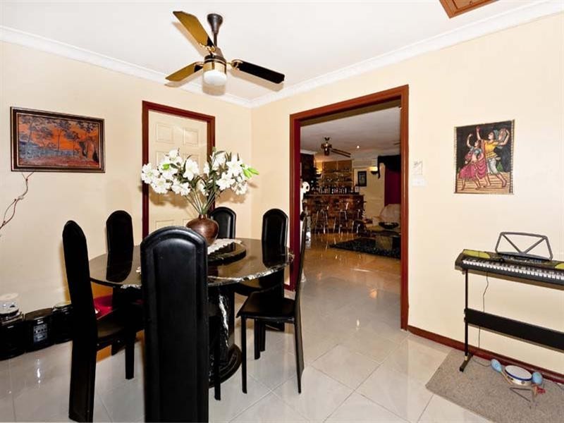 4 Arrawatta Close, Edensor Park NSW 2176