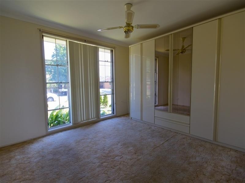 25 Longfellow Street, Wetherill Park NSW 2164