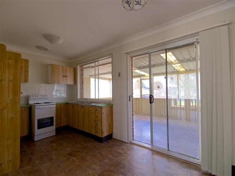 25 Longfellow Street, Wetherill Park NSW 2164