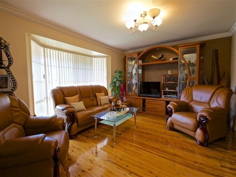 3 Manna Place, Bossley Park NSW 2176