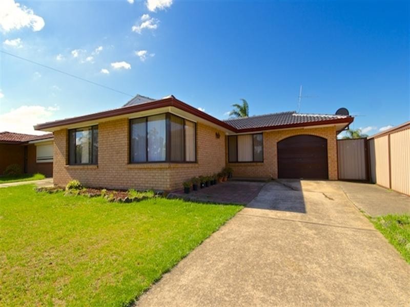 7 Napier Place, Bossley Park NSW 2176