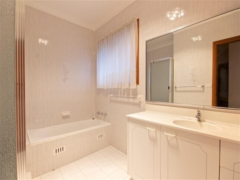 24 Chickasaw Crescent, Greenfield Park NSW 2176