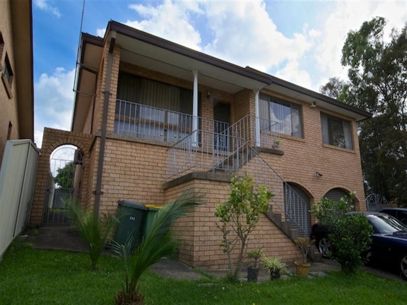 4 Webber Place, Prairiewood NSW 2176