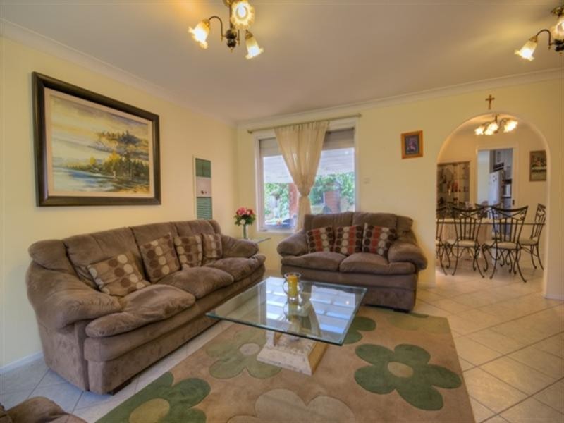 33 Allambie Road, Edensor Park NSW 2176