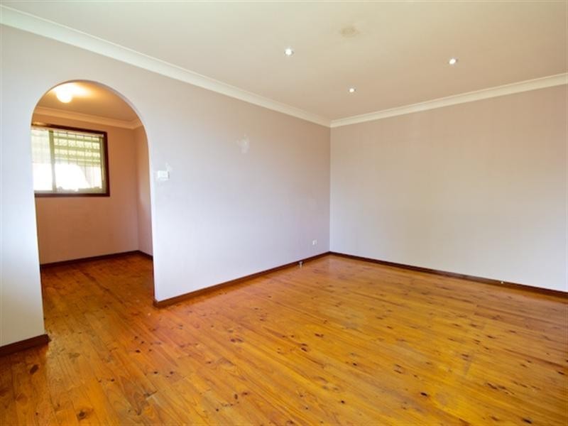 19 Dakota Drive, Bossley Park NSW 2176