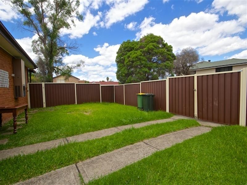 19 Dakota Drive, Bossley Park NSW 2176