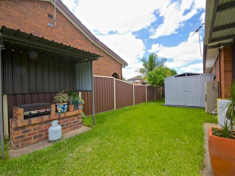 19 Dakota Drive, Bossley Park NSW 2176