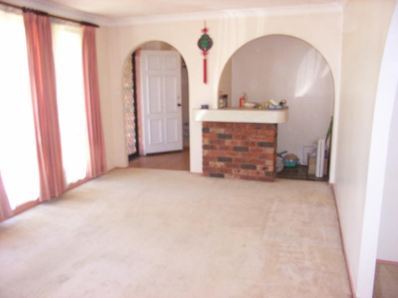 14 Lismore Close, Bossley Park NSW 2176