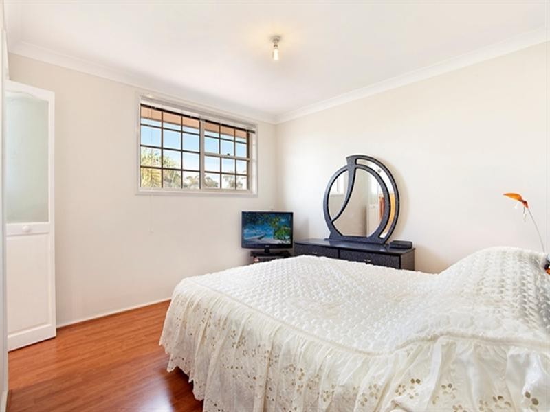 38 Kingfisher Avenue, Bossley Park NSW 2176