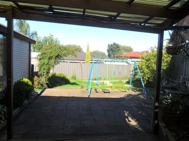 28 Sadlier Crescent, Fairfield West NSW 2165