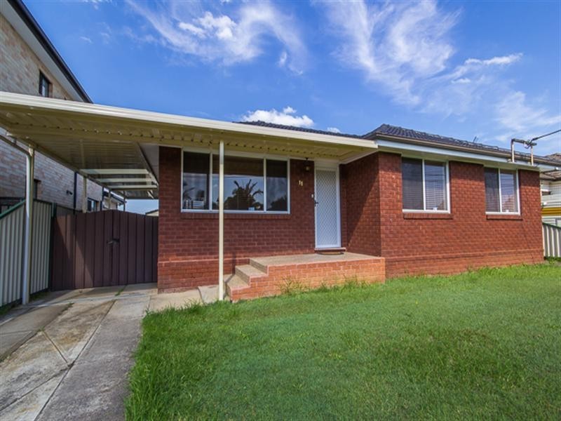 11 Chisholm Street, Smithfield NSW 2164