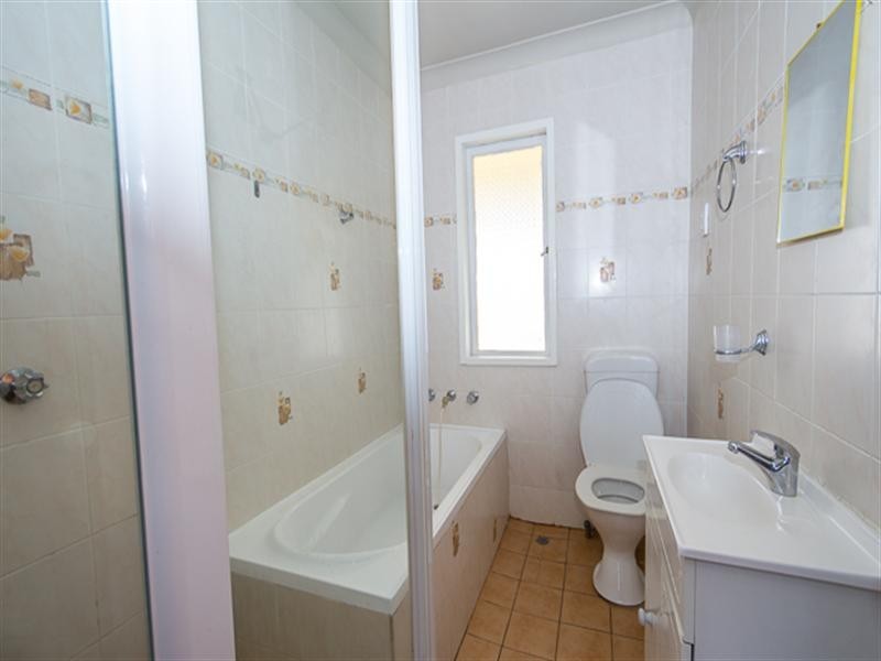 11 Pool Place, Fairfield West NSW 2165