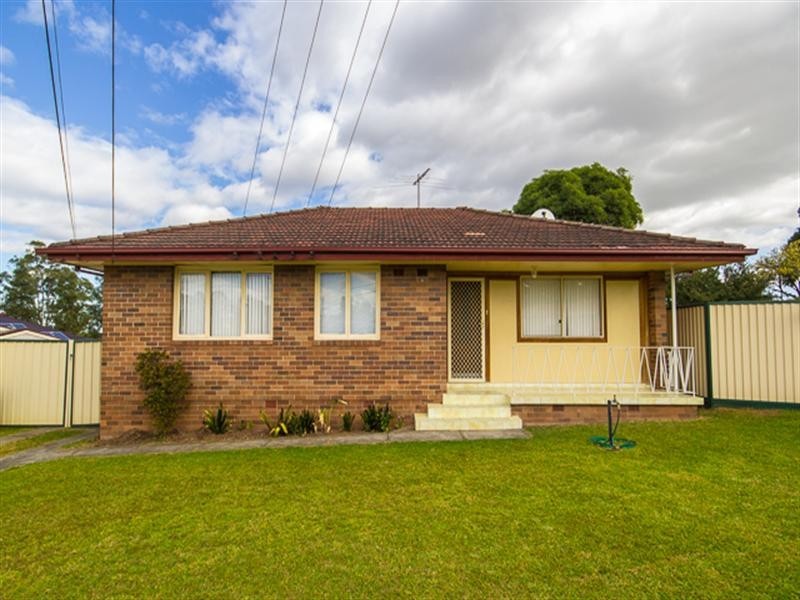11 Pool Place, Fairfield West NSW 2165