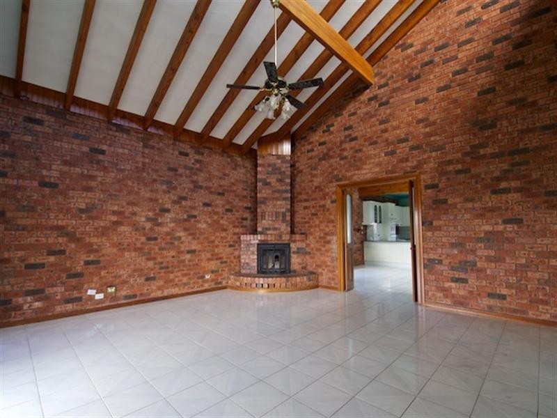 2 Sheoak Place, Bossley Park NSW 2176