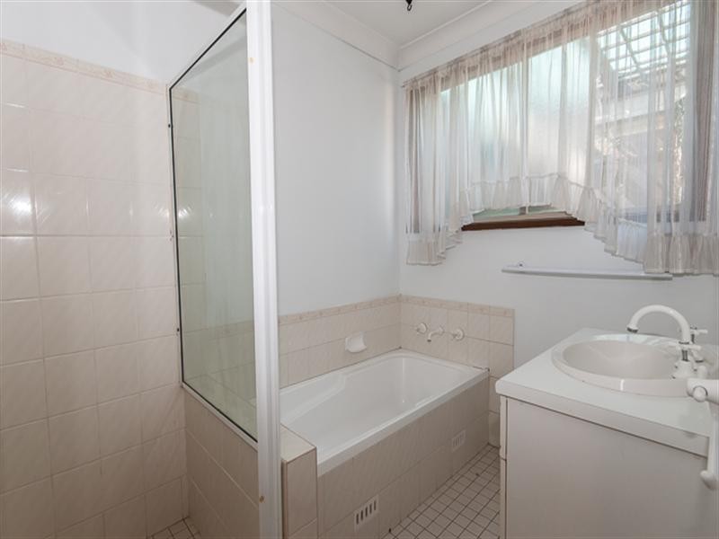 18A Glesson Street, Abbotsbury NSW 2176