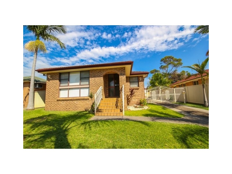 46 Roland Street, Bossley Park NSW 2176