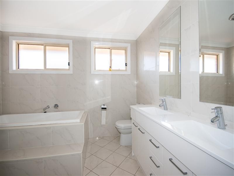 73 Shakespeare Street, Wetherill Park NSW 2164