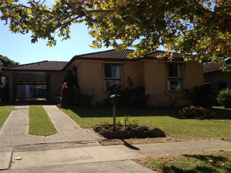 16 Dickens Road, Wetherill Park NSW 2164